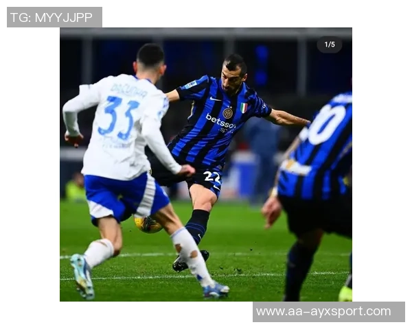 国米官方宣布姆希塔良左大腿半腱肌受伤预计缺阵一个月